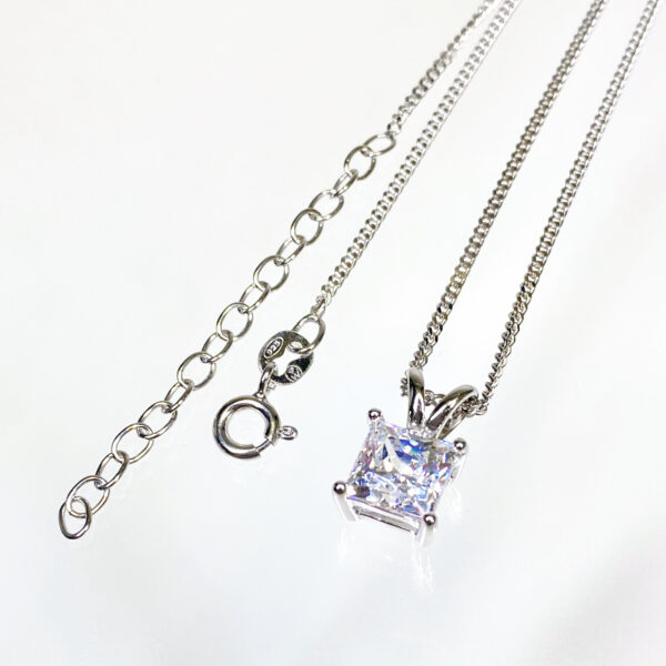 オリバーウェバー 〈スワロフスキー〉 ネックレス Catch シルバー925