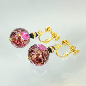 ベネチアンガラス　イヤリング　ピンクのお花　黒