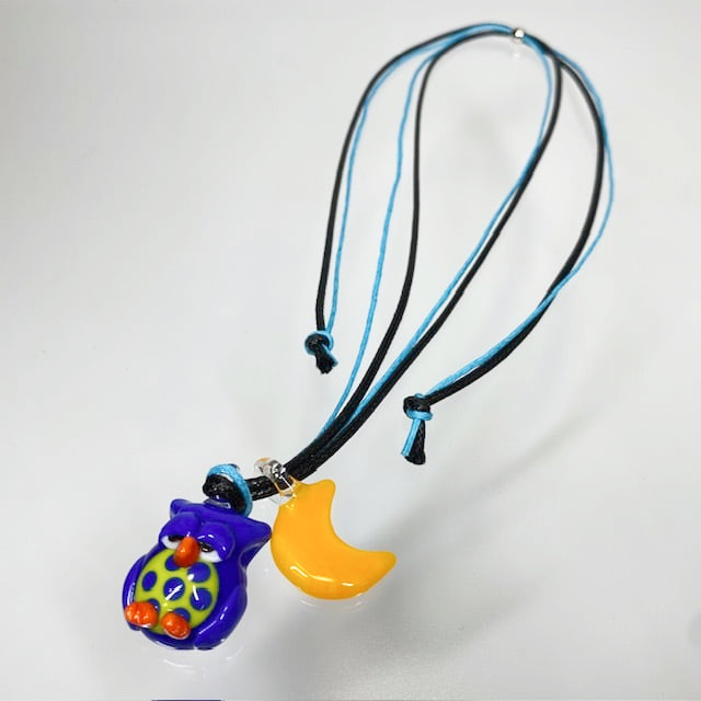 ベネチアンガラス ペンダントネックレス お月様とご機嫌斜めなフクロウ 青 - 画像 (3)