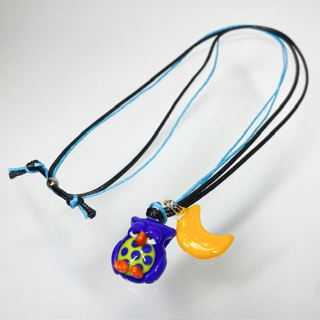 ベネチアンガラス ペンダントネックレス お月様とご機嫌斜めなフクロウ 青 - 画像 (7)