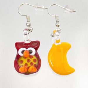 ベネチアンガラス ピアス（引掛け） お月様とお澄ましフクロウ 赤