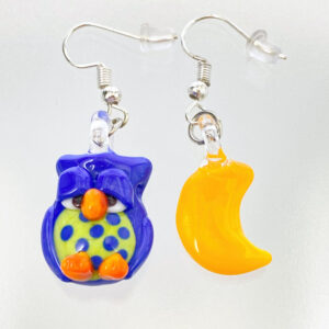 ベネチアンガラス ピアス（引掛け） お月様とご機嫌斜めなフクロウ 青