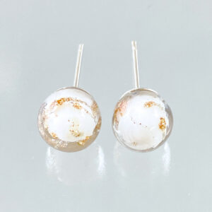 ベネチアンガラス Avventurina ボールピアス 白