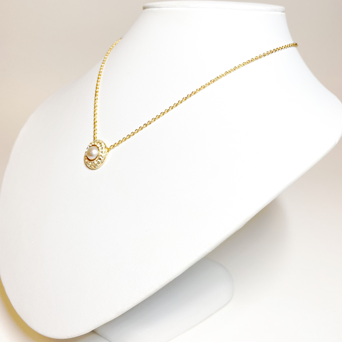 オリバーウェバー ネックレス Velena ゴールドカラー 〈Swarovski®クリスタル〉 - 画像 (4)